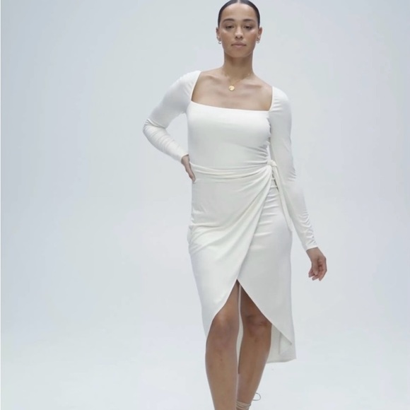 ARITZIA Saturn Longsleeve Dress - Picture 2 of 6